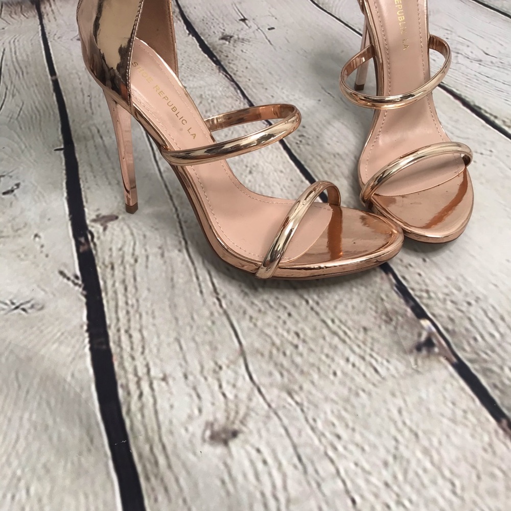 Shoe Republic Heels - Picture 5 of 6